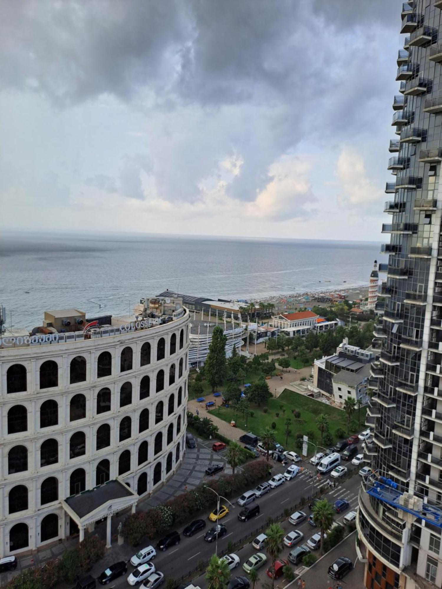 Batumi Orbi Sea View Apartment ภายนอก รูปภาพ
